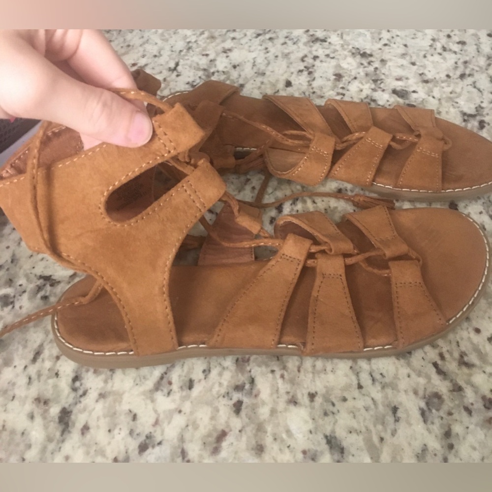 Adorable old navy sandals size 7